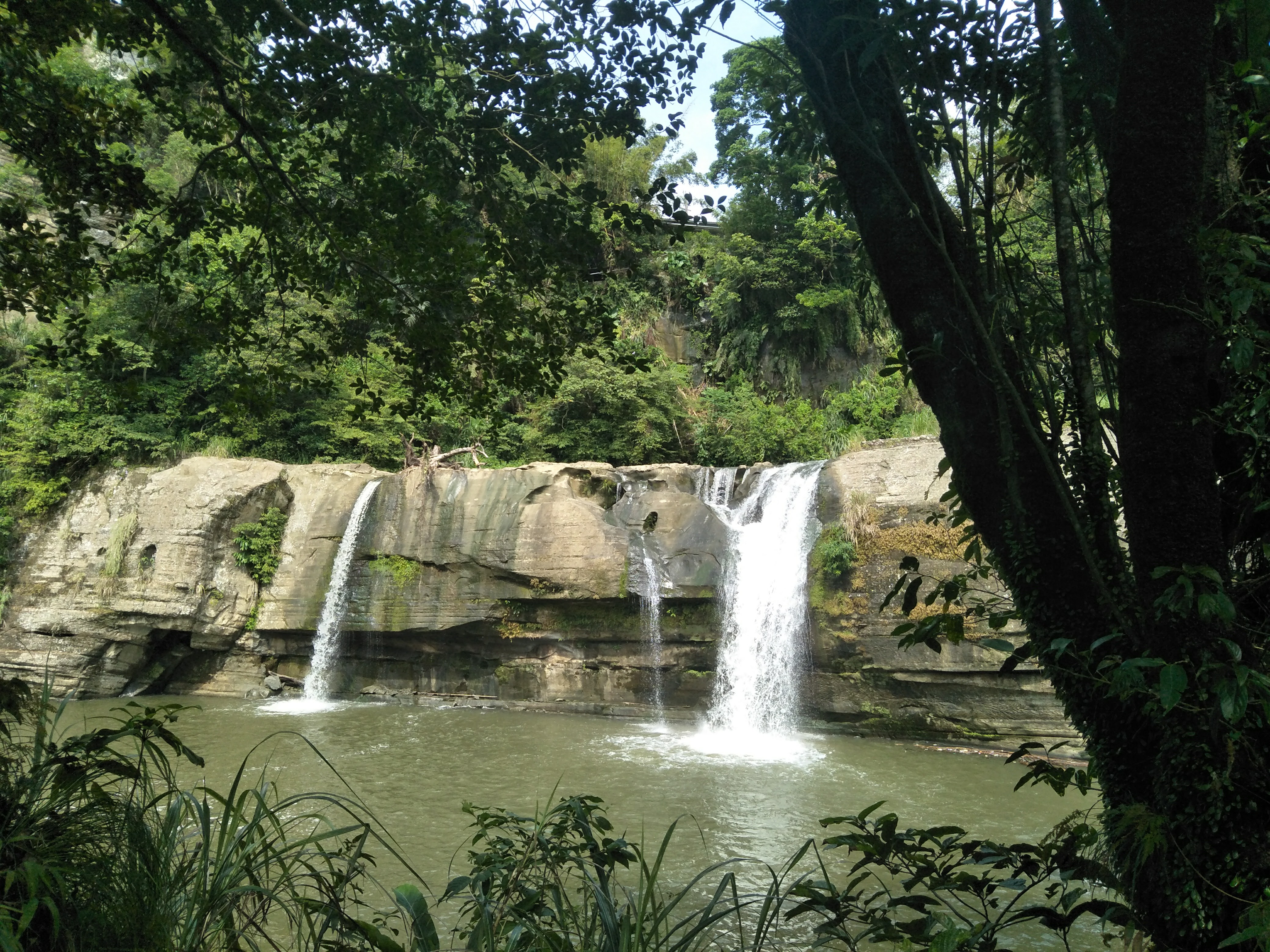Lingjiao waterfall from the front